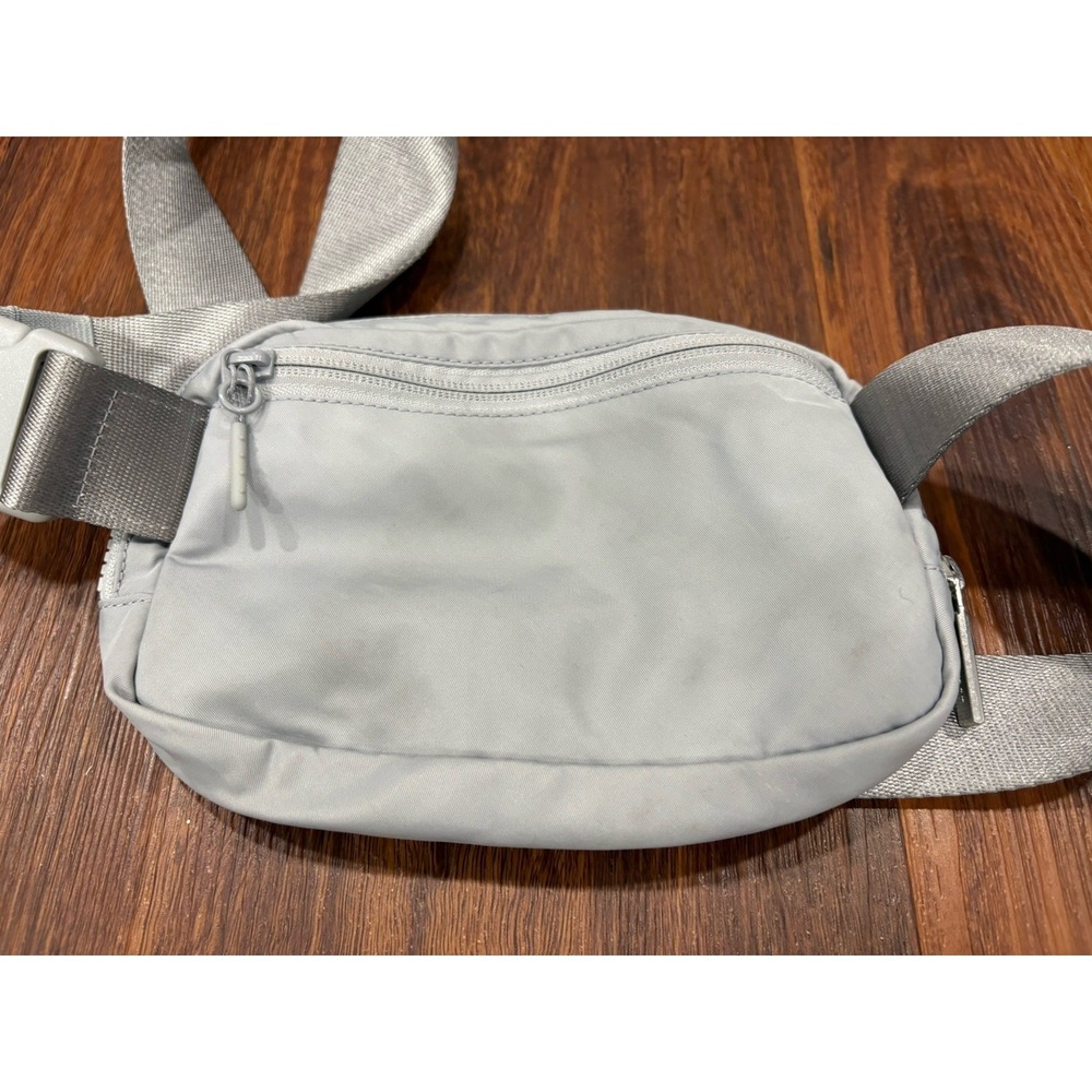 Set Of 2 Lululemon Silver And Yellow Fanny Bag Belt Bag Cross Body 7.5"x2"x5" - Picture 8 of 16